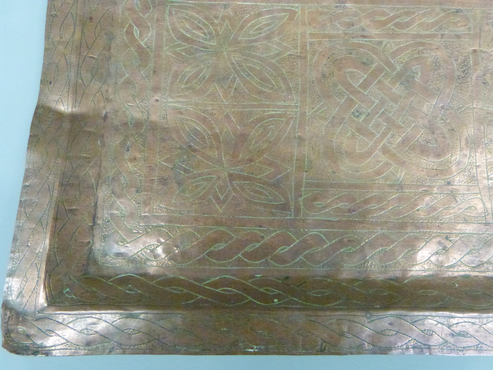 Nigerian tribal art hammered copper tray by Aikina Madu Kano decorated with intertwining patterns, - Image 2 of 3