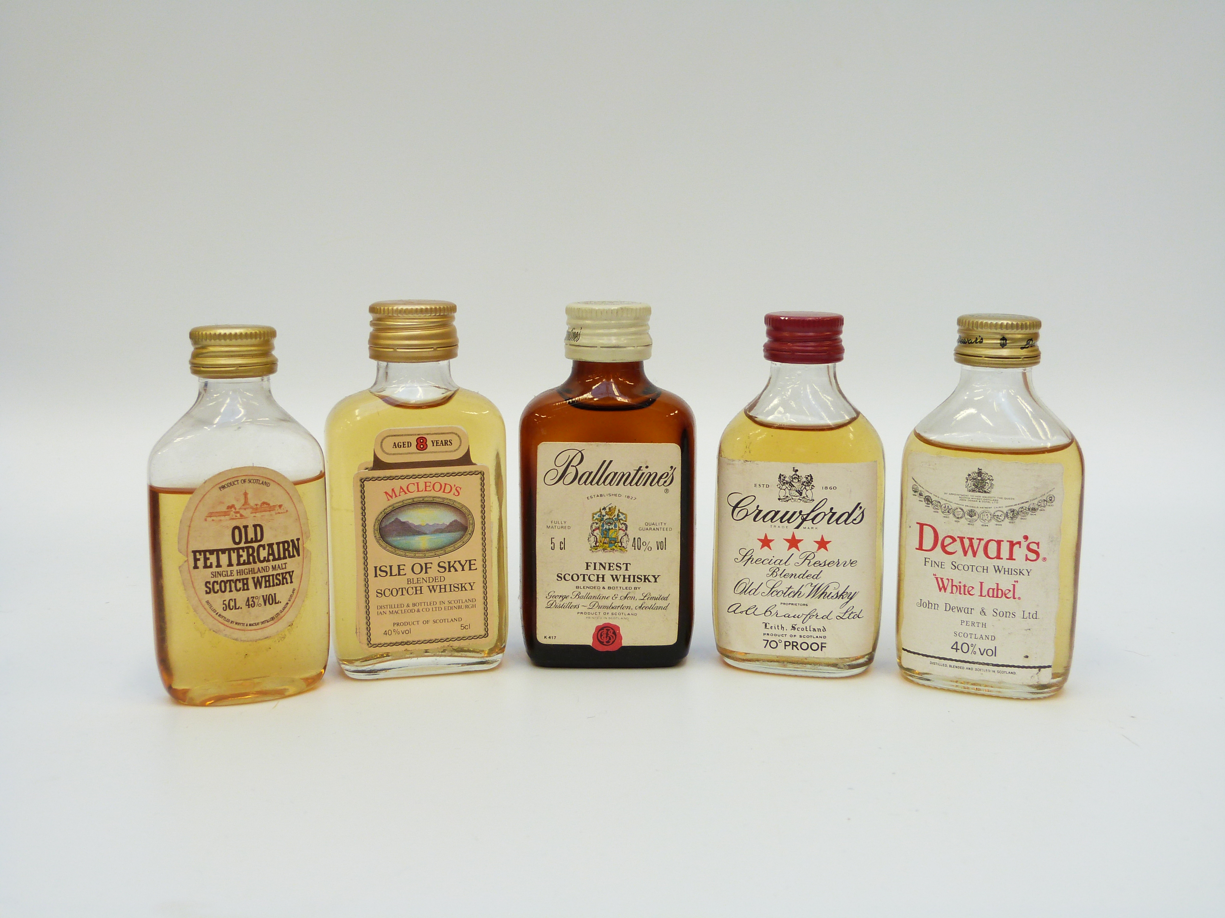 Twenty-two Scotch whisky miniatures including Macleod's 8 year, Dewar's, Dimple, - Image 8 of 8