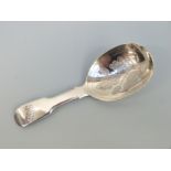 A Georgian hallmarked silver and fiddle pattern caddy spoon, London 1827 maker James Beebe,