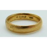 A 22ct gold wedding ring, 6.
