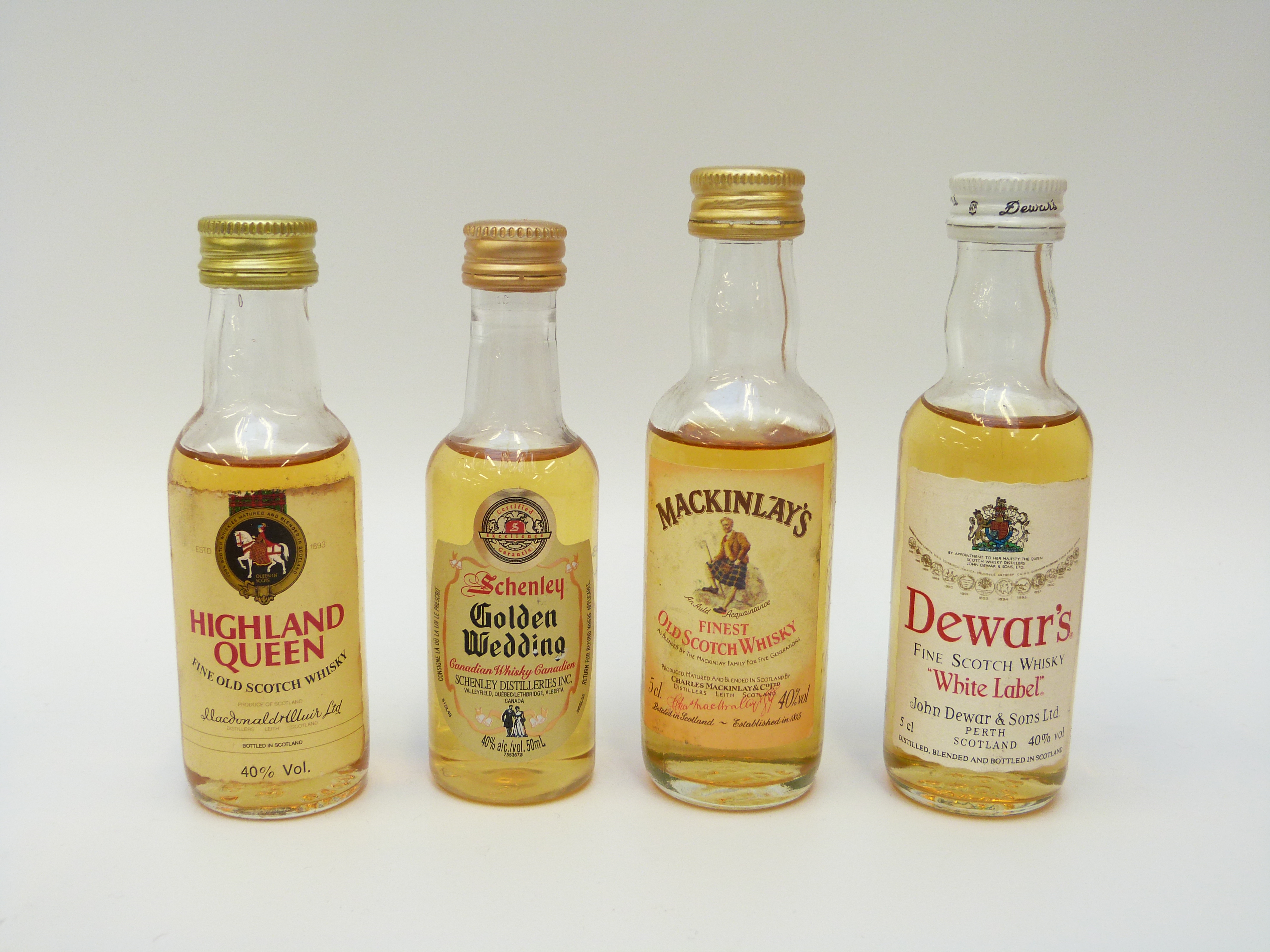 Twenty-two Scotch whisky miniatures including Macleod's 8 year, Dewar's, Dimple, - Image 7 of 8