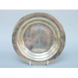 An Edward VII hallmarked silver shallow dish, Sheffield 1909 maker Atkin Brothers, diameter 17.