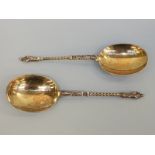 A pair of Edward VII hallmarked silver apostle spoons, London 1903 maker William Hutton & Sons Ltd,