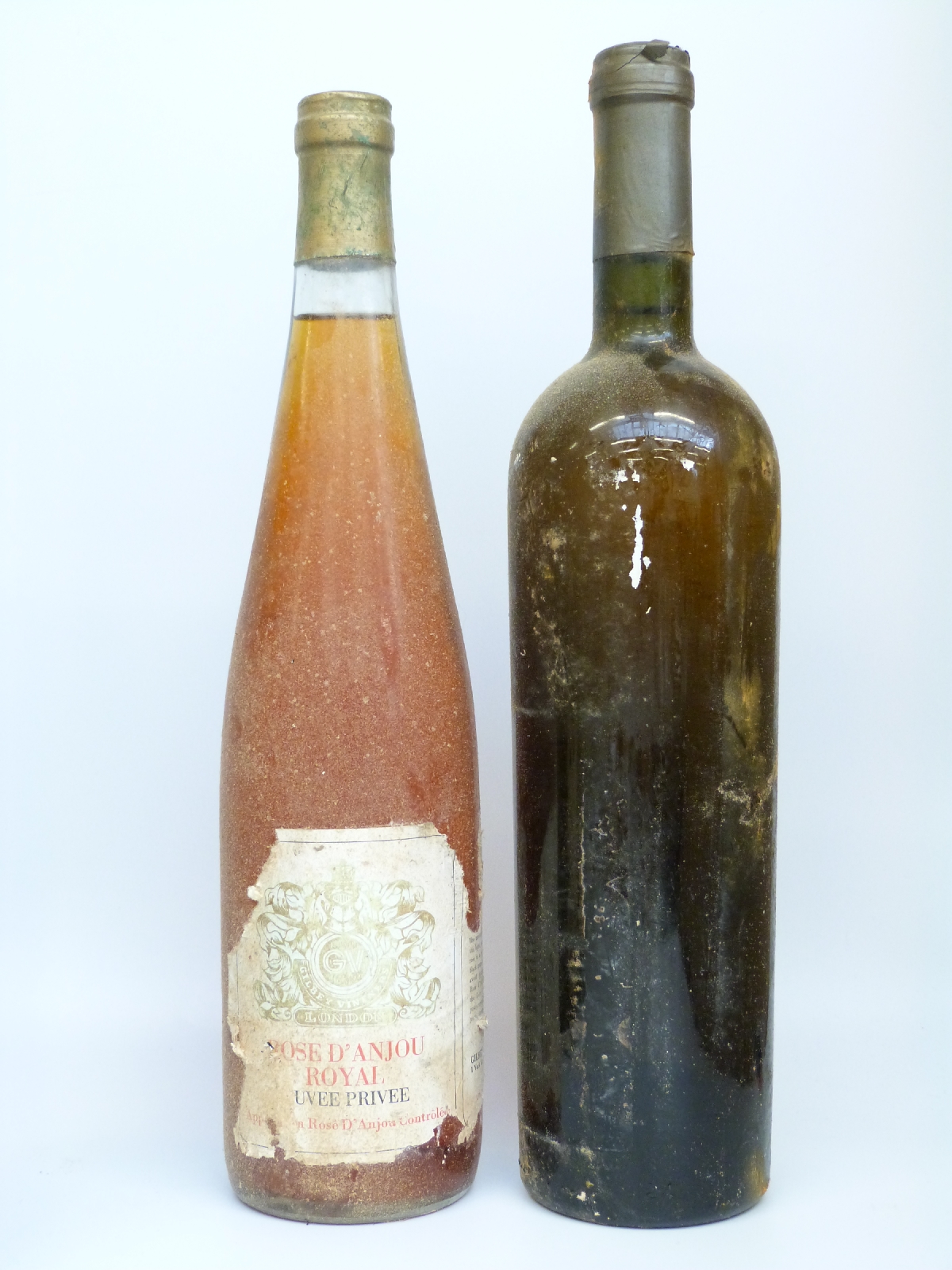 Sixteen bottles of vintage wines, some with missing labels, - Image 3 of 8