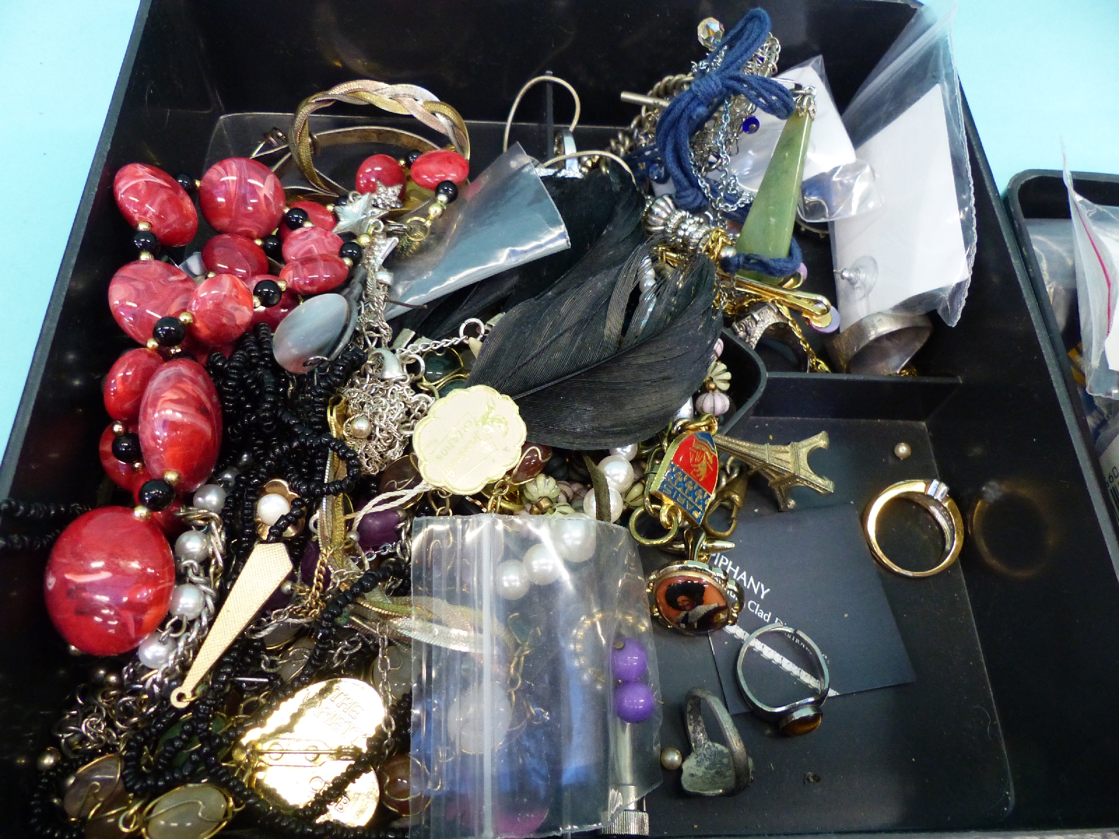 A collection of costume jewellery including beads, agate necklaces, silver rings, silver bangle, - Image 4 of 16