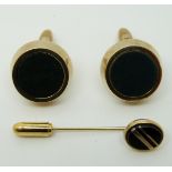 A pair of 9ct gold cufflinks set with bloodstone (9.