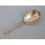 A Victorian hallmarked silver caddy spoon with gilt bowl, London 1880 maker Henry Holland,