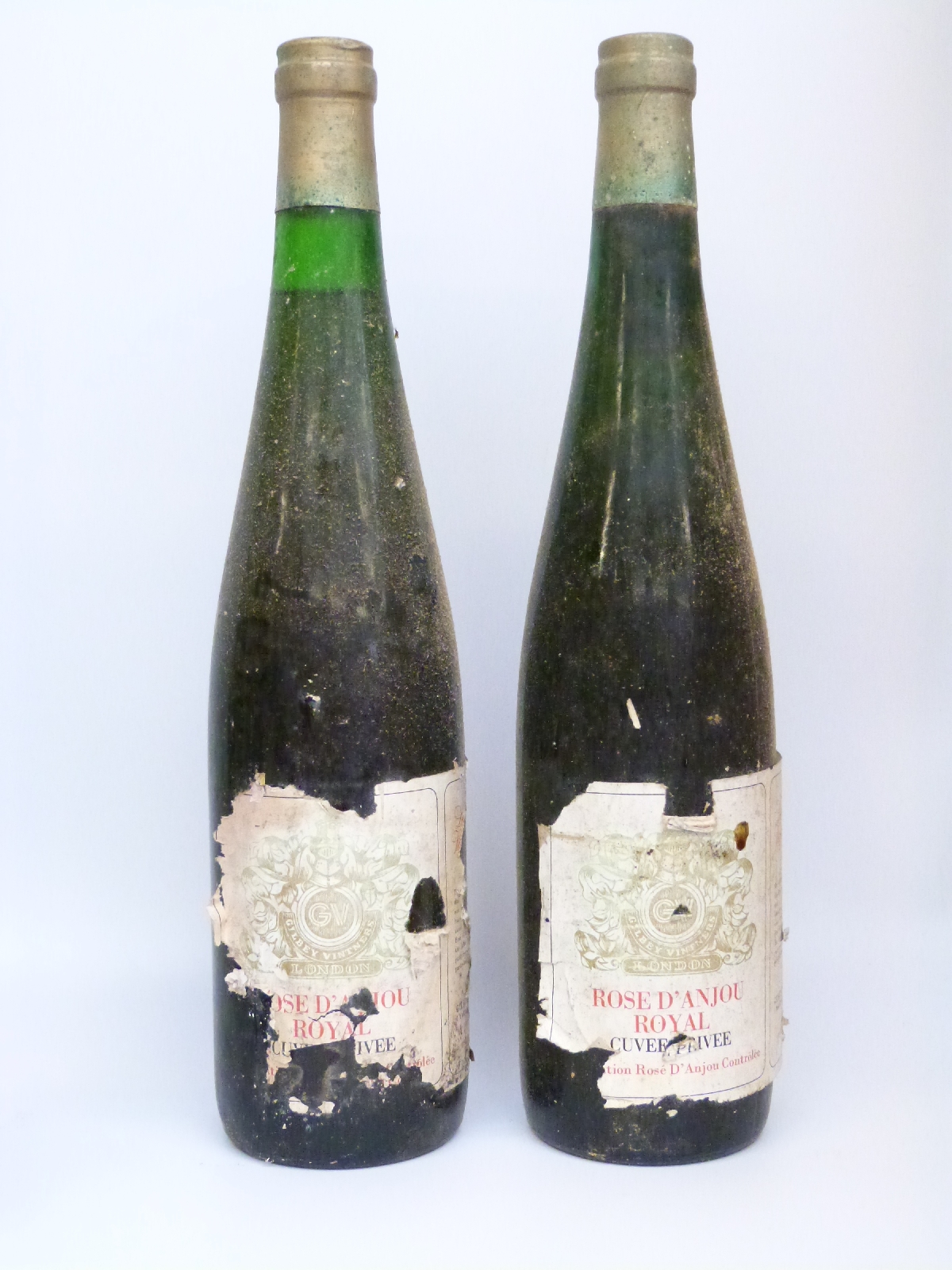 Sixteen bottles of vintage wines, some with missing labels, - Image 4 of 8