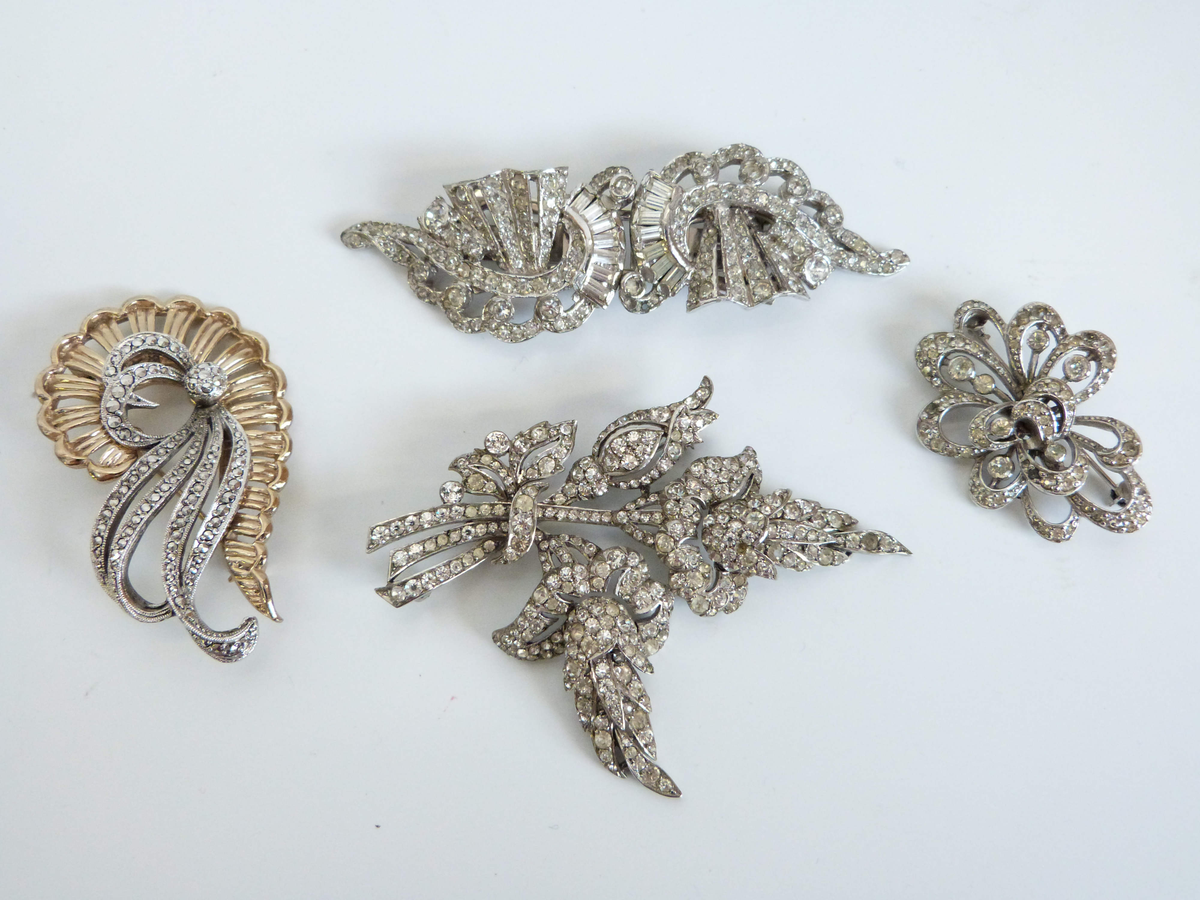 A collection of costume jewellery to include Victorian silver and paste metamorphic brooch with - Image 11 of 17