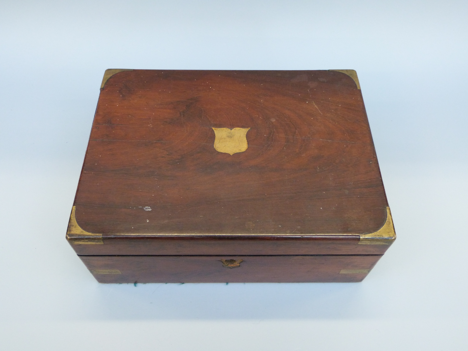 A 19thC brass inlaid rosewood writing slope with inset baize writing surface, - Image 4 of 4