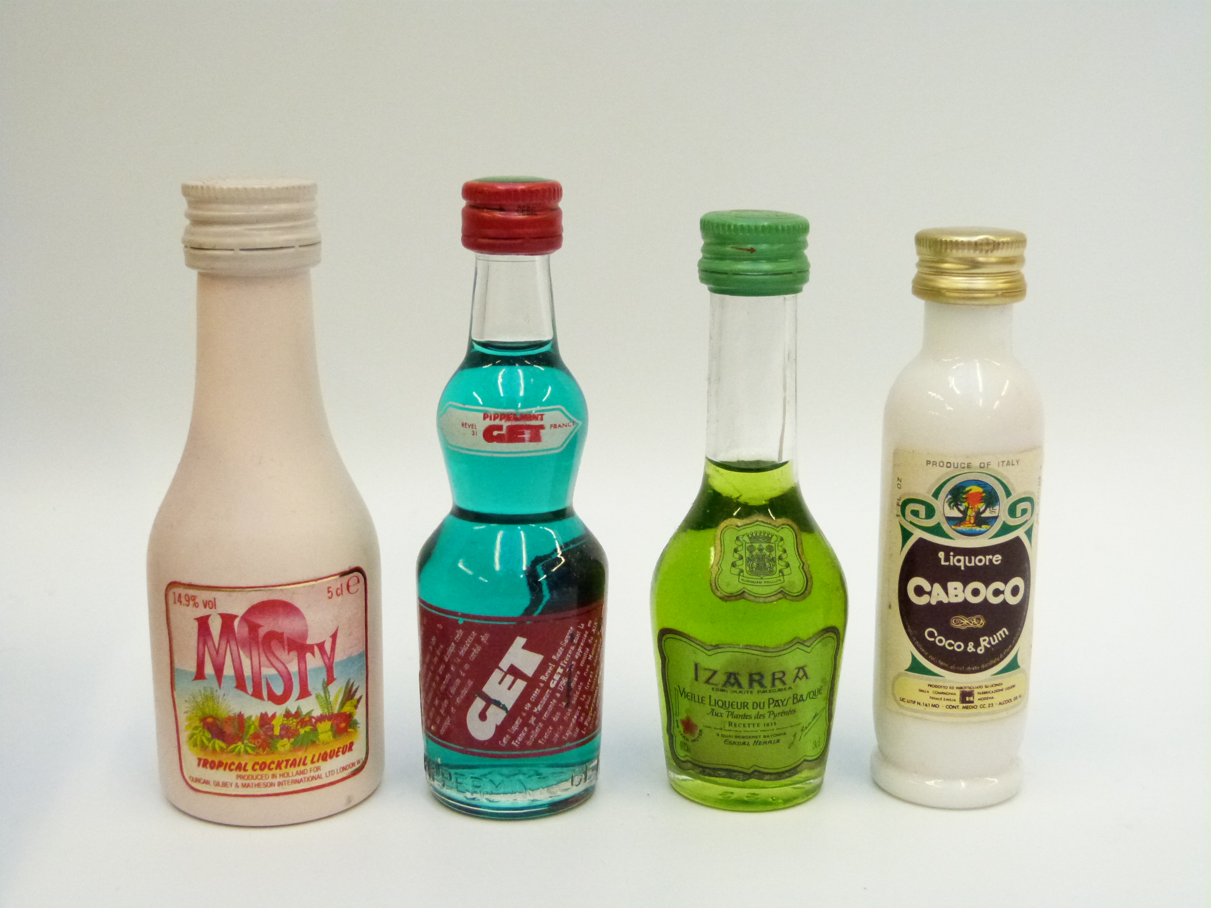 Approximately 20 novelty alcohol miniatures including Archers Peach County Schnapps, Remerara rum, - Image 11 of 11