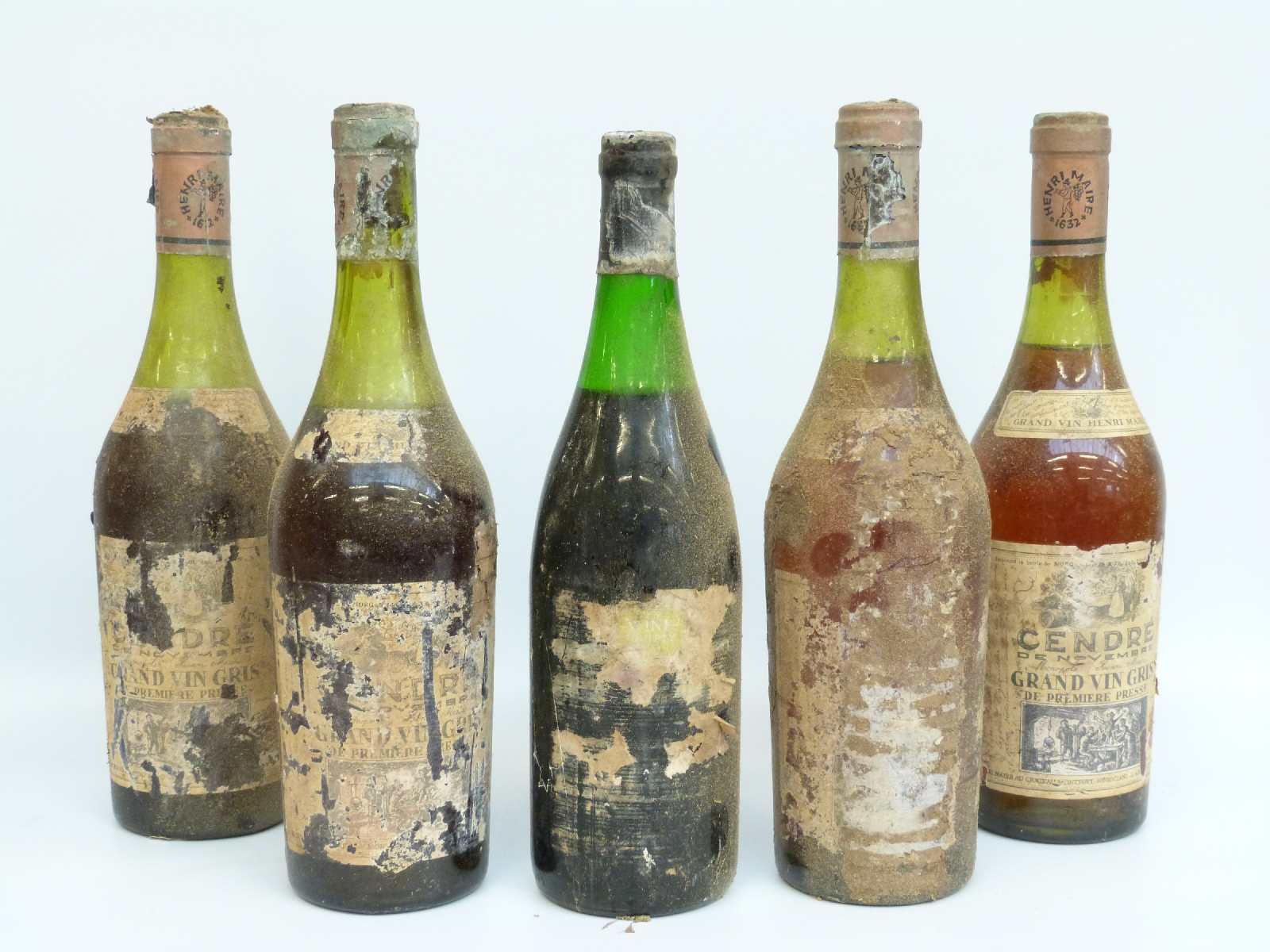 Sixteen bottles of vintage wines, some with missing labels, - Image 6 of 8