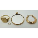 A 9ct gold ring, a 9ct gold earring (4.