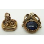 A 9ct gold pendant/ swivel fob charm set with agate with two doves to the top and a 9ct gold seal