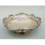 An Edward VII hallmarked silver pedestal dish with pierced rim, London 1909, maker Reid & Sons,