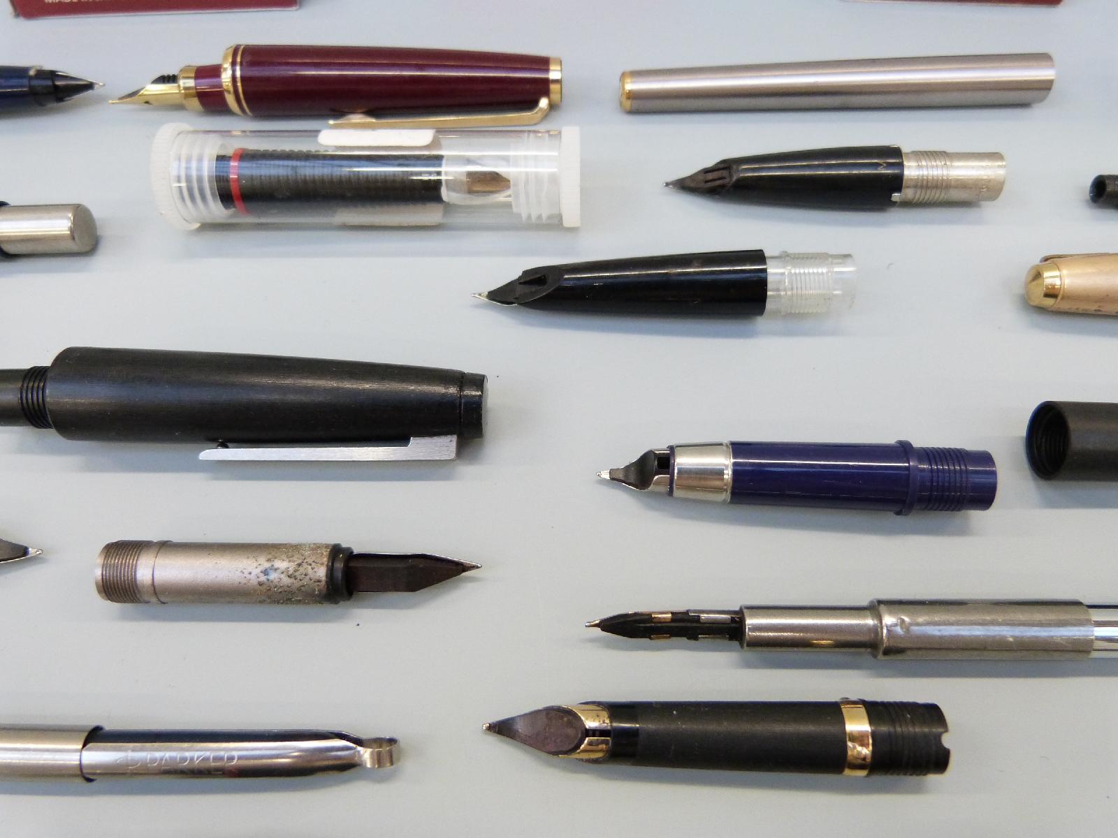 Pen parts and accessories including Parker, - Image 7 of 7