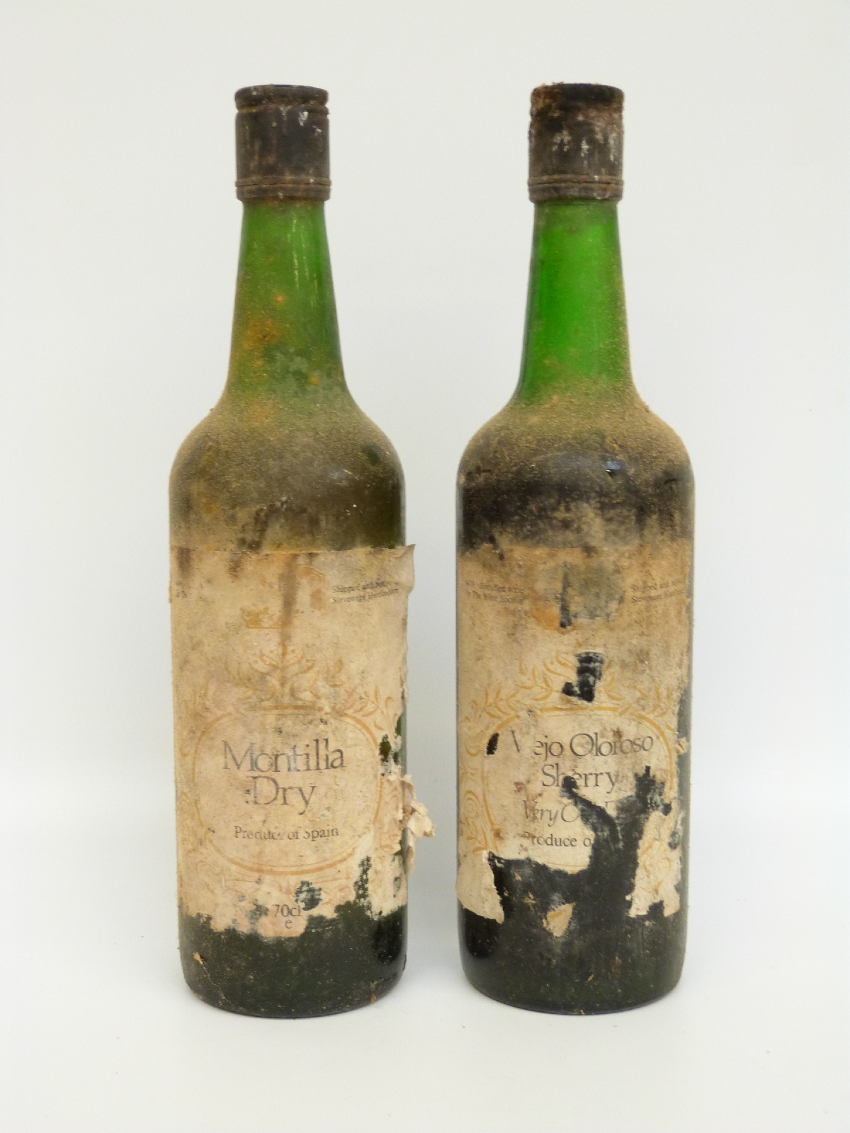 Sixteen bottles of vintage wines, some with missing labels, - Image 7 of 8