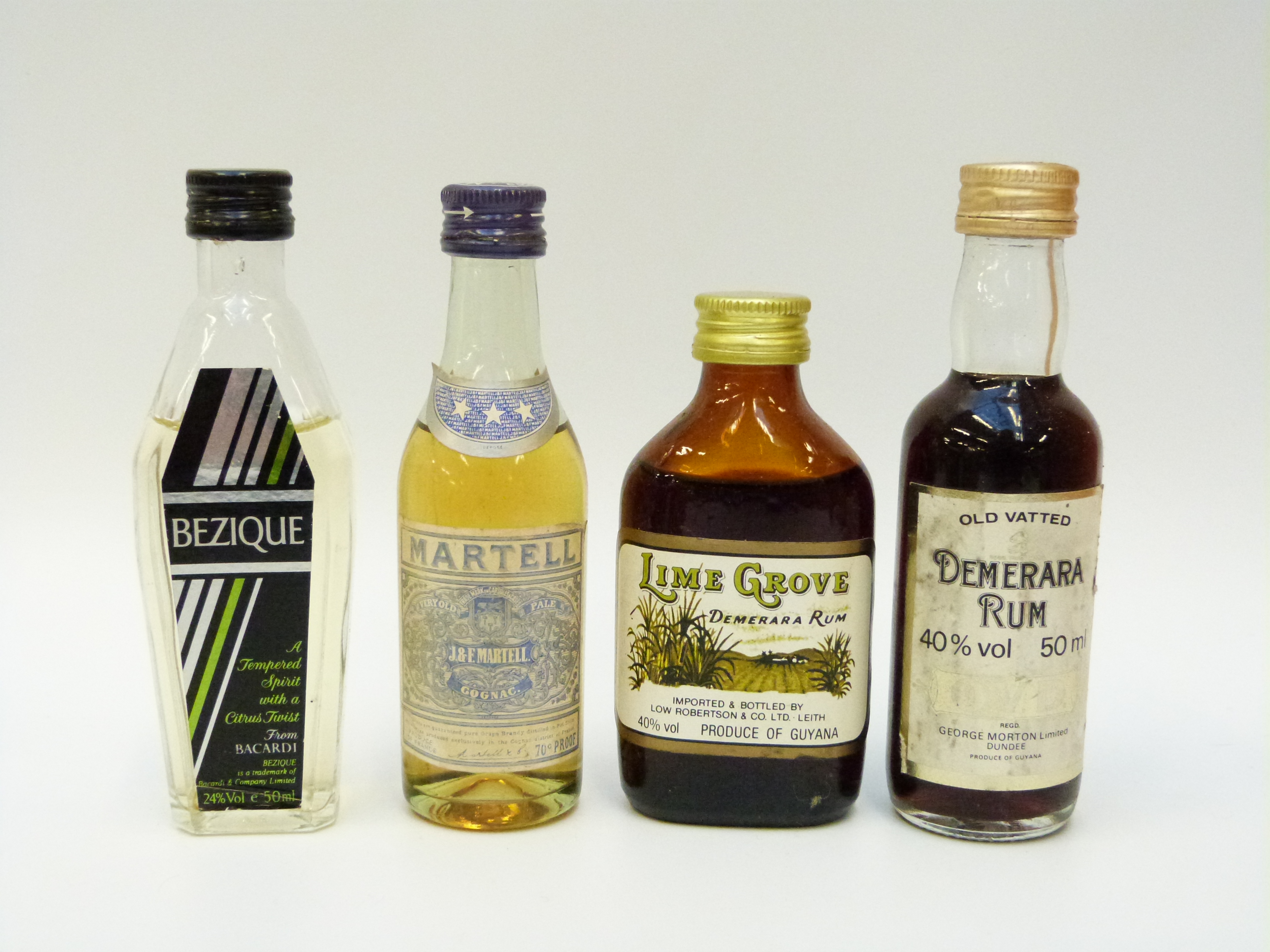 Approximately 20 novelty alcohol miniatures including Archers Peach County Schnapps, Remerara rum, - Image 7 of 11