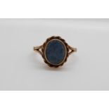 A 9ct gold ring set with an opal doublet (size O)