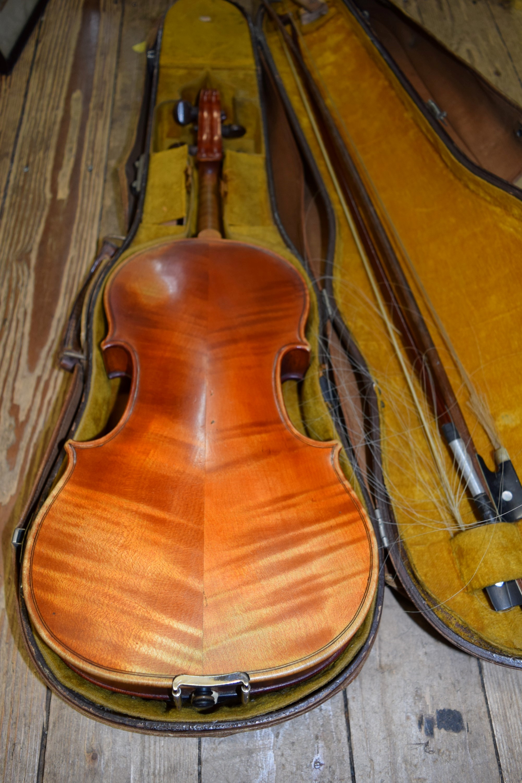 A good Victorian violin, by Walter H Mayson, signed on label, - Image 3 of 19