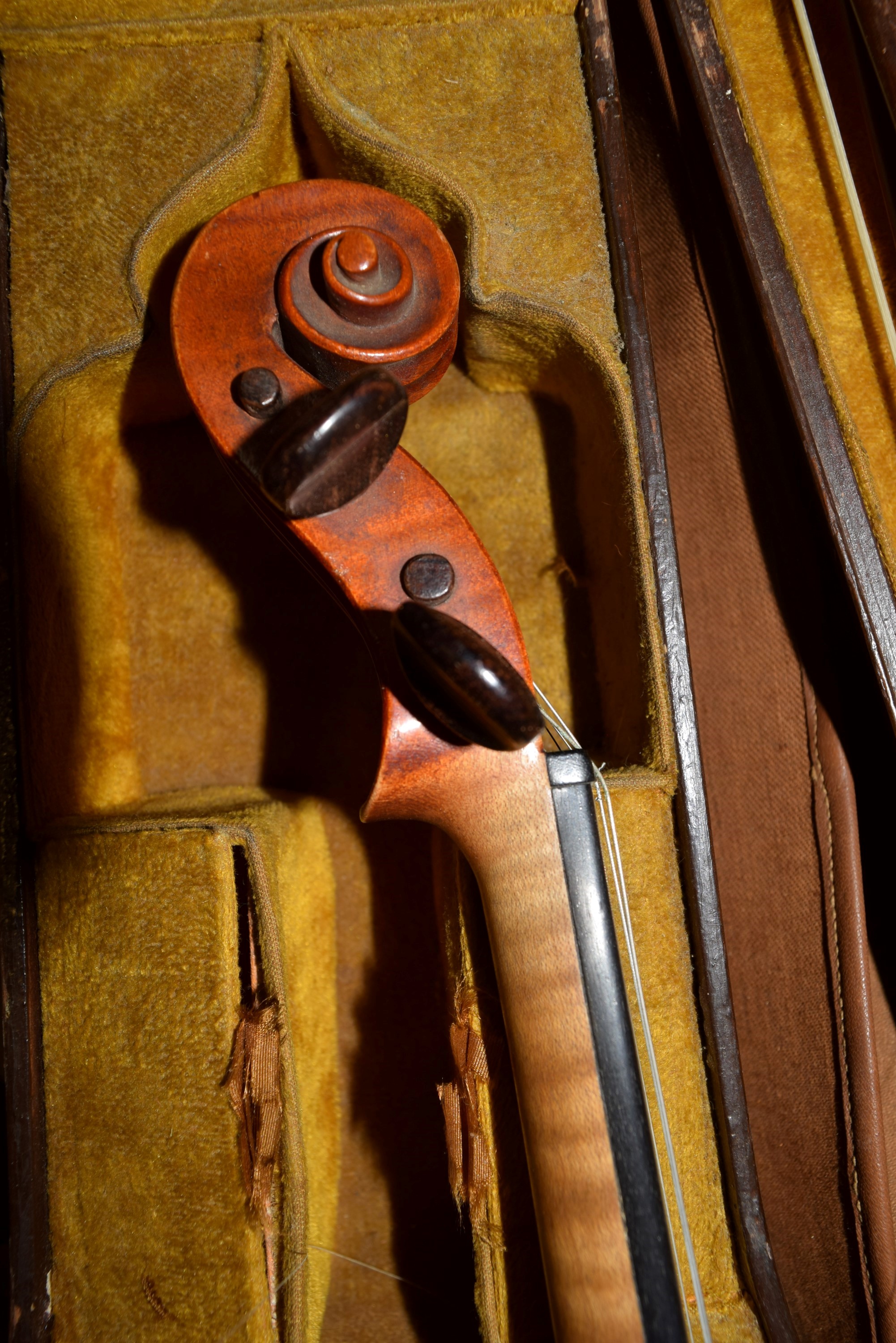 A good Victorian violin, by Walter H Mayson, signed on label, - Image 5 of 19