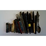 Pens: a small quantity of fountain pens and similar, to include examples with 14ct nibs.