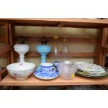 A mixed lot of ceramics and glass, to include a late 18th century English porcelain slop basin.