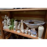 A mixed lot of English and Continental pottery and porcelain.