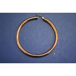 A 9ct gold hoop earring, 4g.