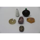 A mixed group of six Oriental items, comprising: a horn snuff bottle,