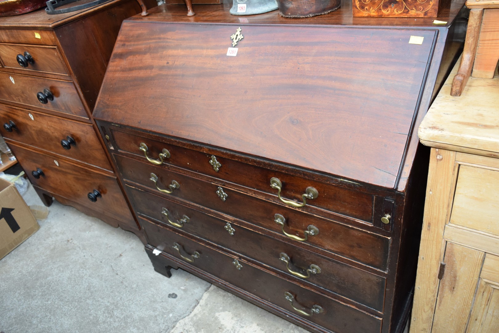 A George III mahogany bureau, 102cm wide. Condition Report: Condition O.K only. - Image 3 of 12