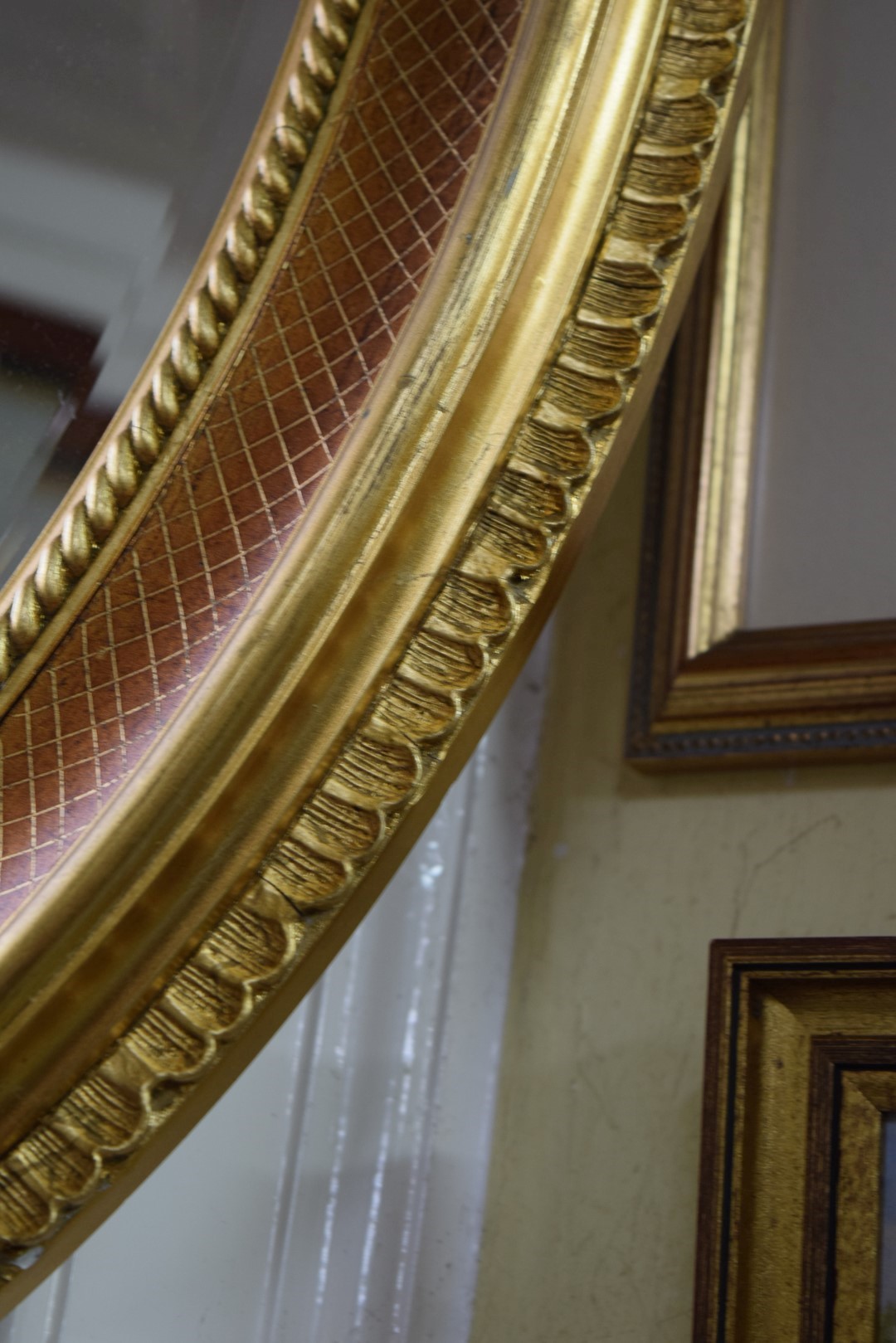 A gilt framed oval wall mirror, 85 x 66cm. - Image 10 of 12