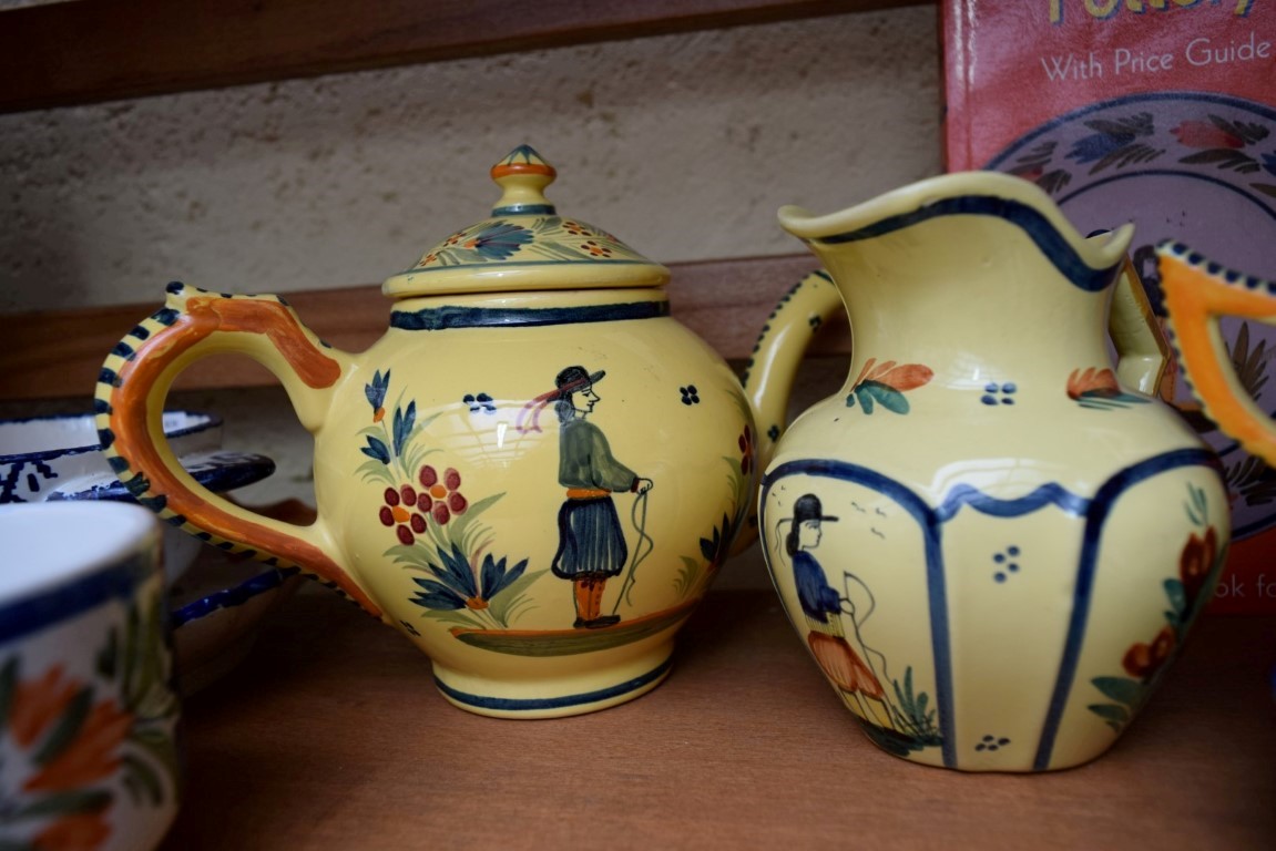 *WITHDRAWN FROM SALE*A collection of ten items of Quimper ware pottery, together with price guide. - Image 14 of 22