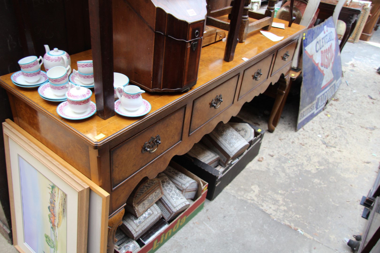 A reproduction walnut dresser base, 168cm wide. - Image 5 of 9