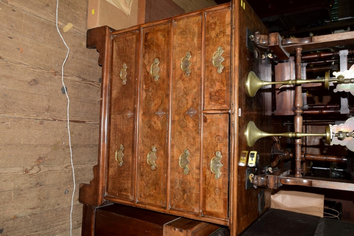 An 18th century walnut and crossbanded chest of drawers, 101cm wide. - Image 8 of 15