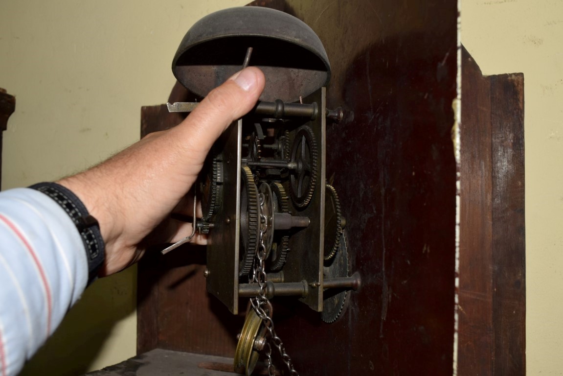 An early 19th century oak and mahogany crossbanded 30 hour longcase clock, - Image 74 of 75