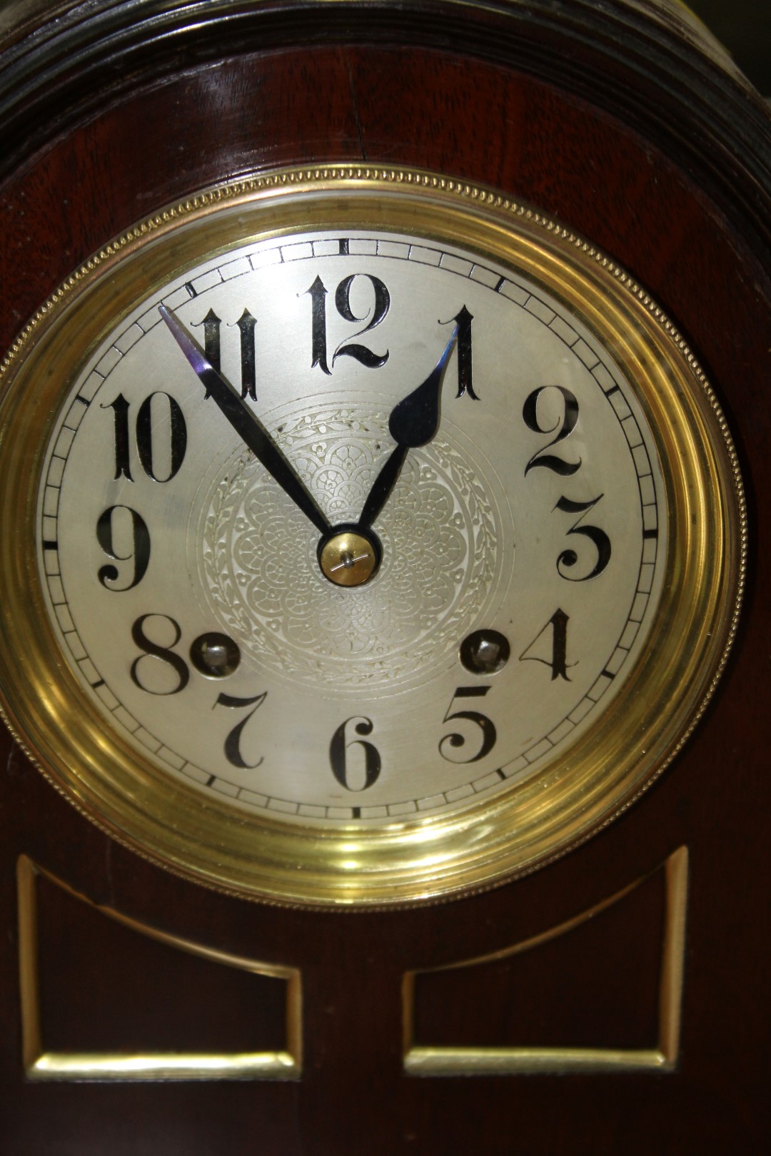 An 18th century style mahogany dome top mantel clock, height including handle 32.5cm. - Image 2 of 6