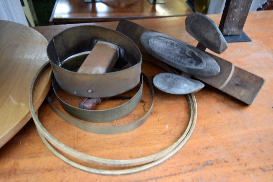 A quantity of milliner's equipment. - Image 10 of 10