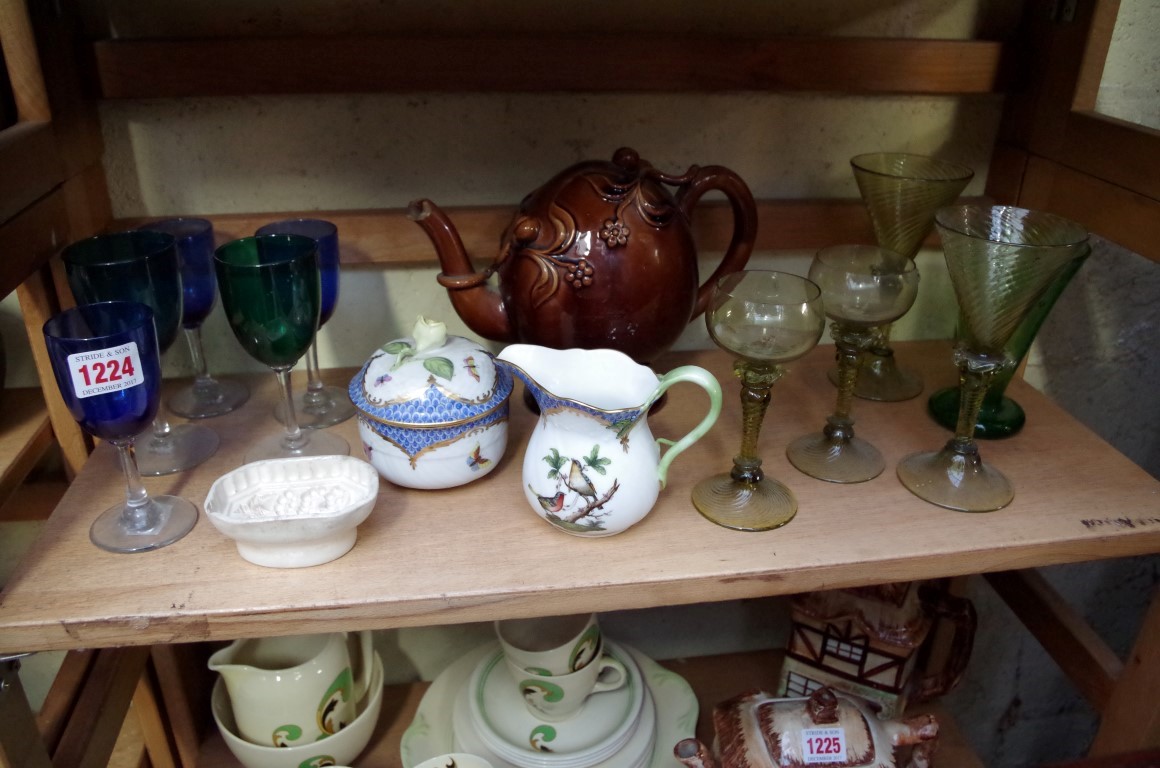 A mixed lot of ceramics,