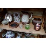 A mixed lot of English and Continental pottery and porcelain.