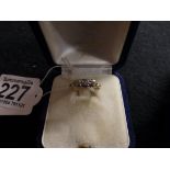 Ladies 3 stone diamond ring