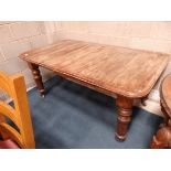 Wind out Victorian mahogany dining table