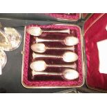 Set of 6 silver spoons in case 77g