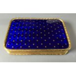 A GOOD 18CT GOLD SNUFF BOX Having a blue enamelled lid and underside set with gold star