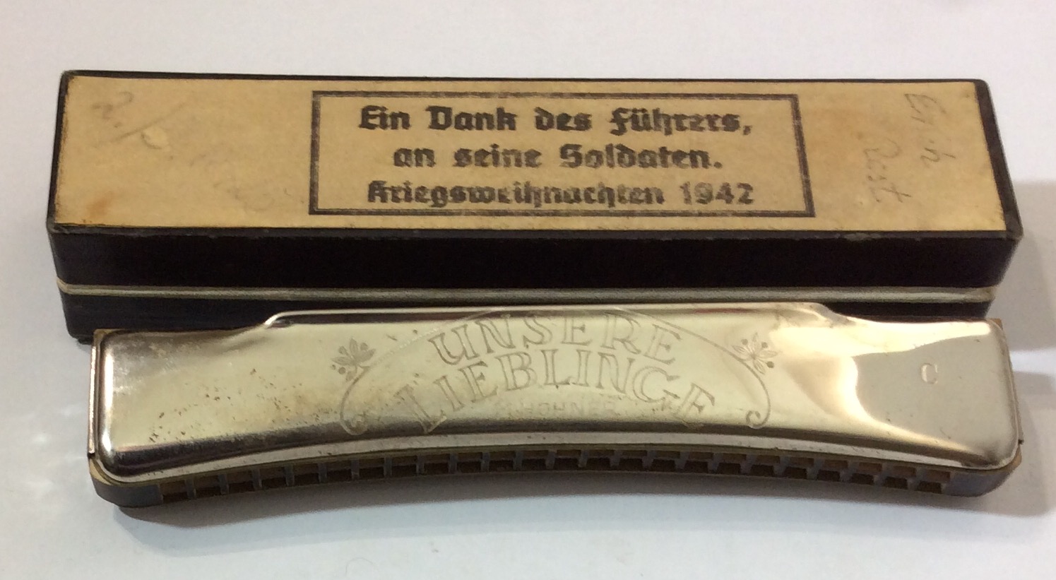 M. HOHNER, A WORLD WAR II GERMAN LEIBERLINGE MOUTH ORGAN Contained in original box, marked 'EIN DANK - Image 3 of 6