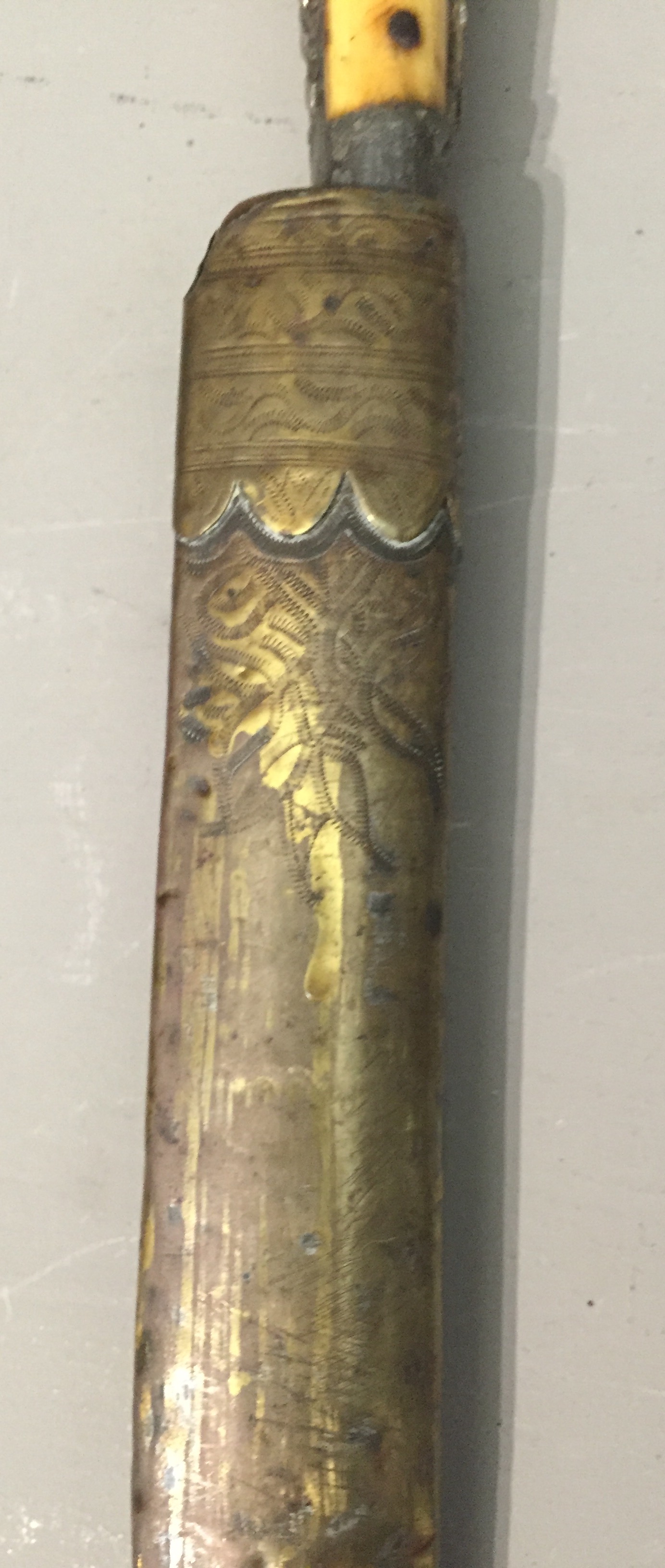 AN 18TH/19TH CENTURY OTTOMAN IVORY AND SILVER IMPOSED HANDLE DAGGER With steel blade and etched - Image 3 of 6