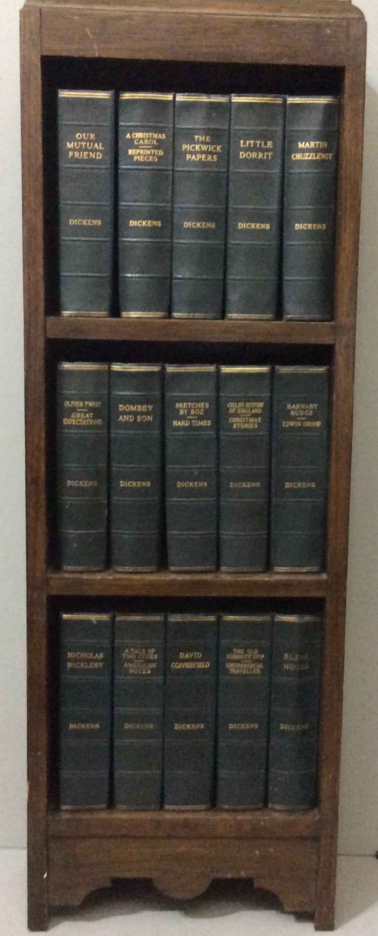 CHARLES DICKENS, A COMPLETE SET OF FIFTEEN EARLY 20TH CENTURY HARDBACK BOOKS Published by