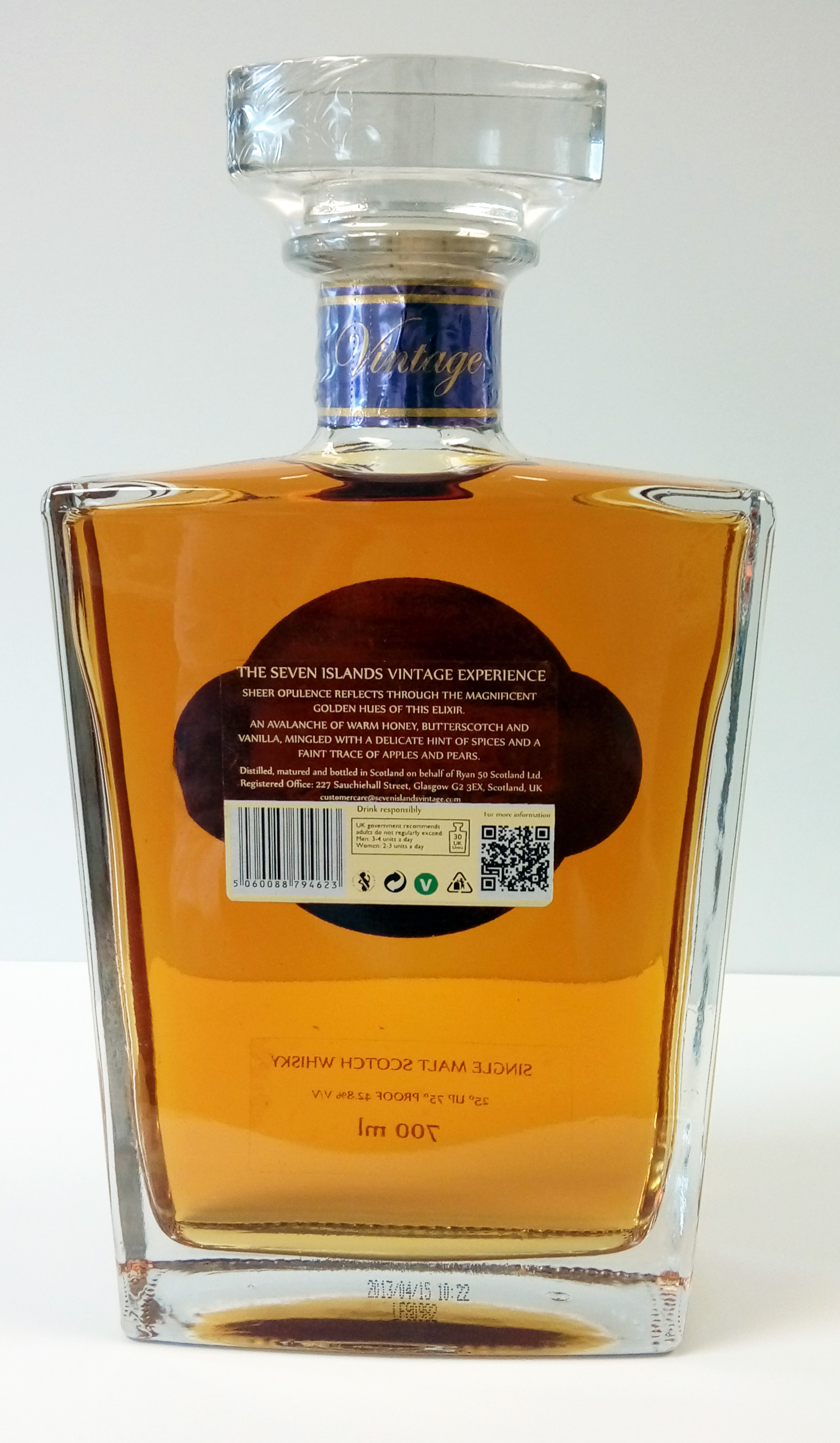 SEVEN ISLANDS, A VINTAGE MALT SCOTCH WHISKY To include a case of six 700ml decanter bottles. - Image 6 of 10