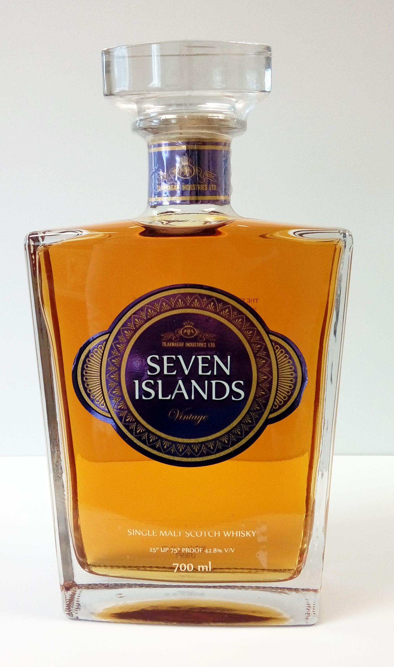 SEVEN ISLANDS, A VINTAGE MALT SCOTCH WHISKY To include a case of six 700ml decanter bottles. - Image 2 of 10