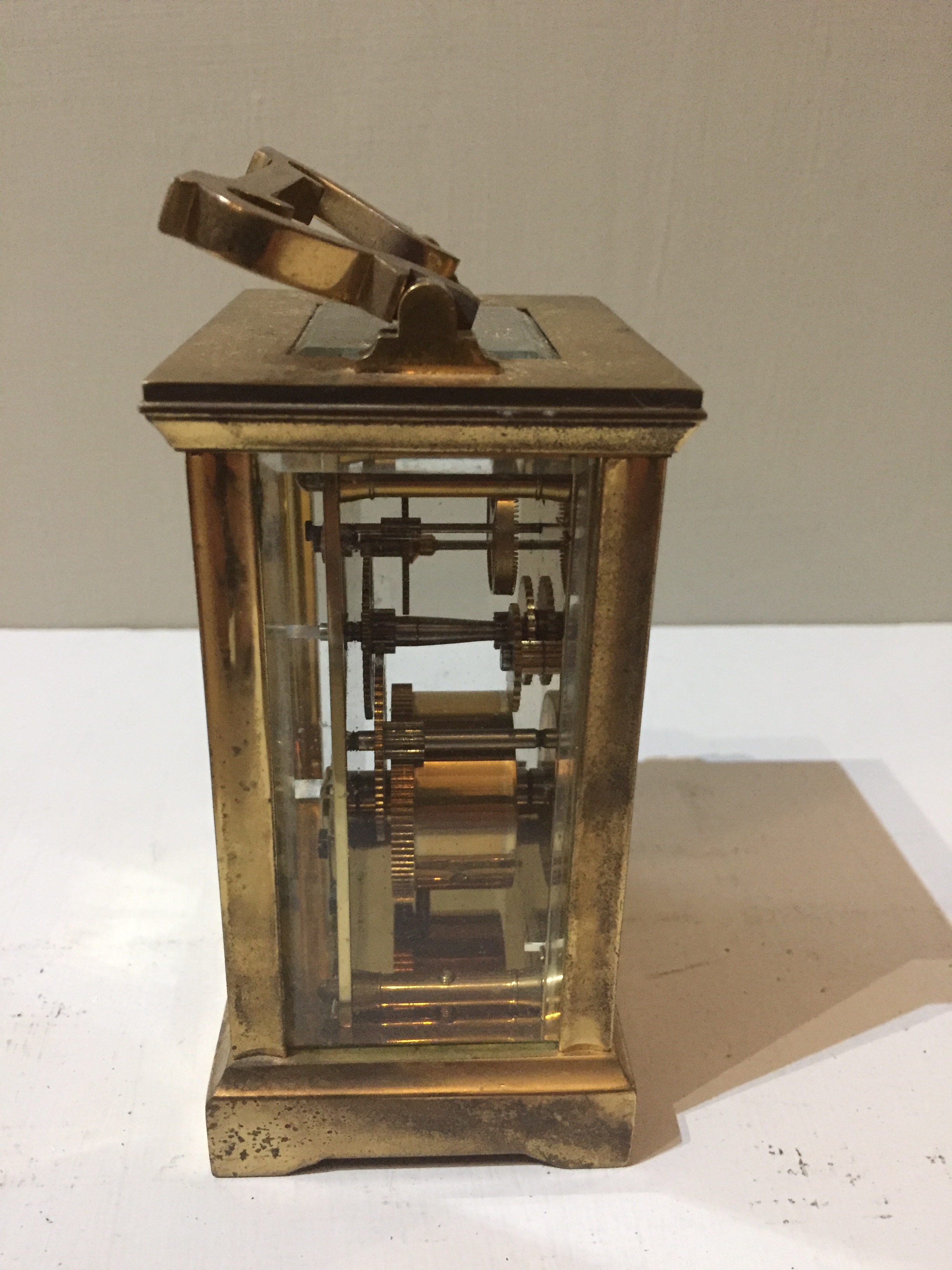 A LATE 19TH/20TH CENTURY BRASS CASED CARRIAGE CLOCK. (11.5cm x 6cm x 8cm) - Image 3 of 3